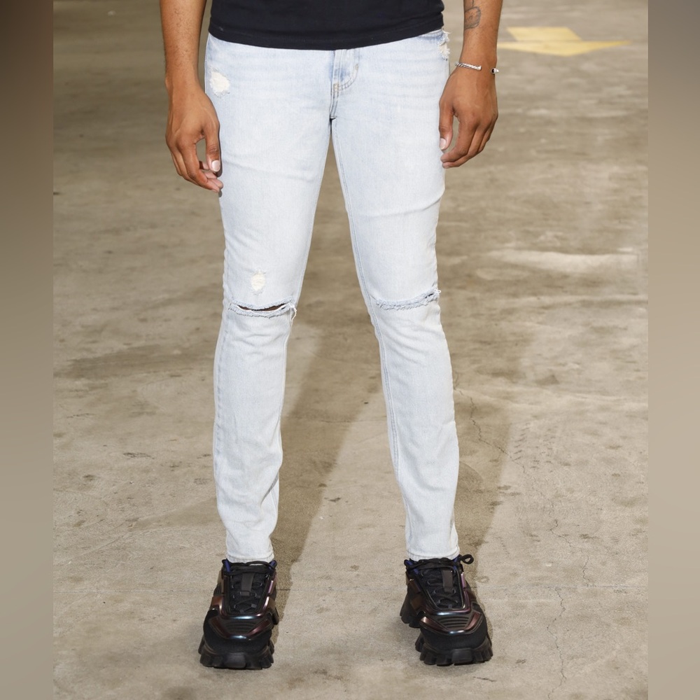 LIGHT DEMIN  RIP JEANS